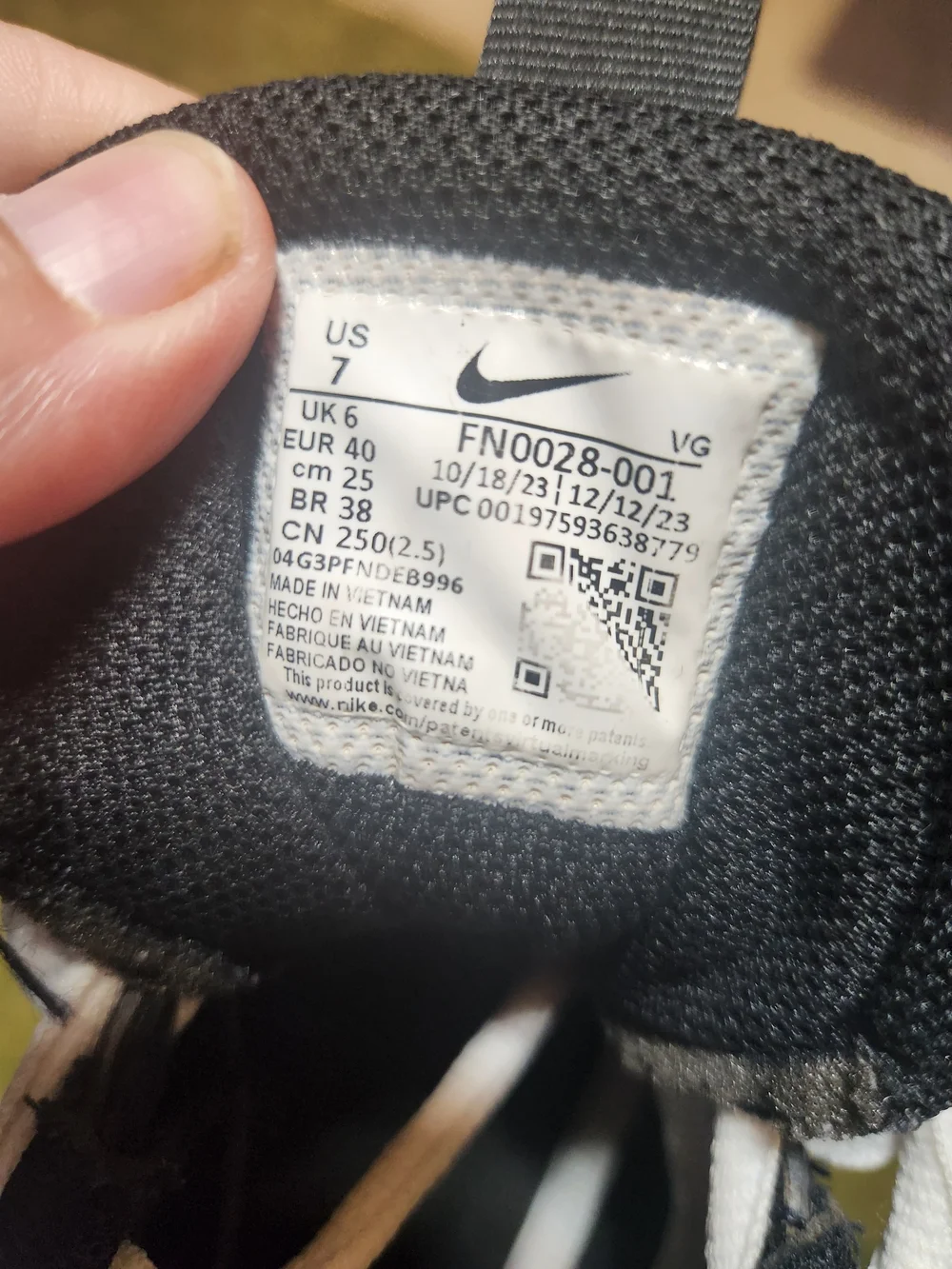 Nike Men’s Black & White Athletic Shoes